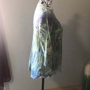 Unity World Wear green top with high low